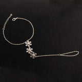 bijou de main fleur argenté