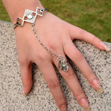 bijou de main jonc details géometriques