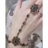 chaine de main bouquet de pierres