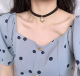 collier choker cuir medaillon vintage coeur